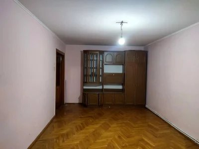 Продаж 4-кімнатної квартири 84,1 м кв. в  ближньому центрі м