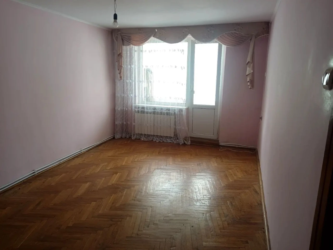 Продаж 4-кімнатної квартири 84,1 м кв. в  ближньому центрі м