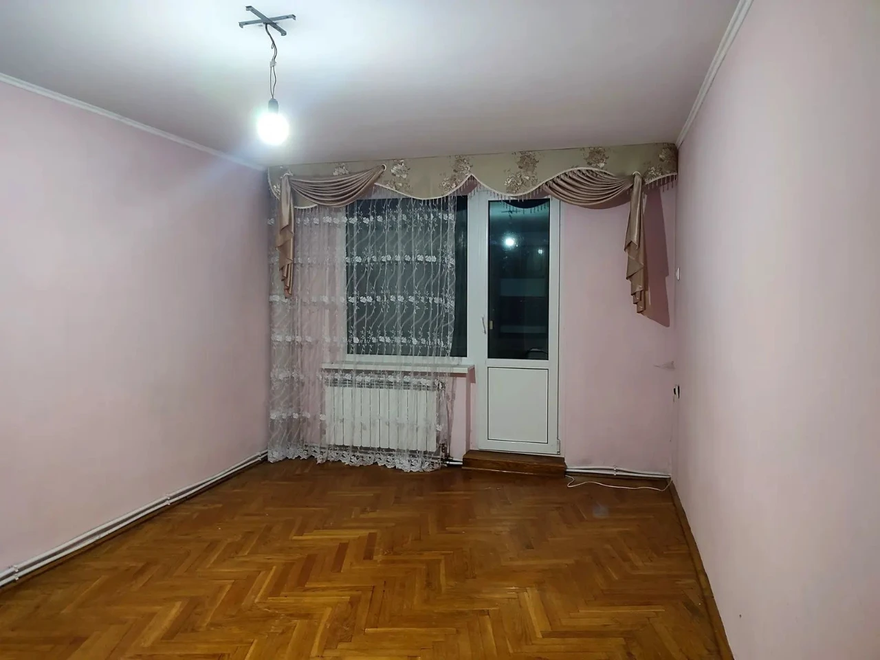 Продаж 4-кімнатної квартири 84,1 м кв. в  ближньому центрі м