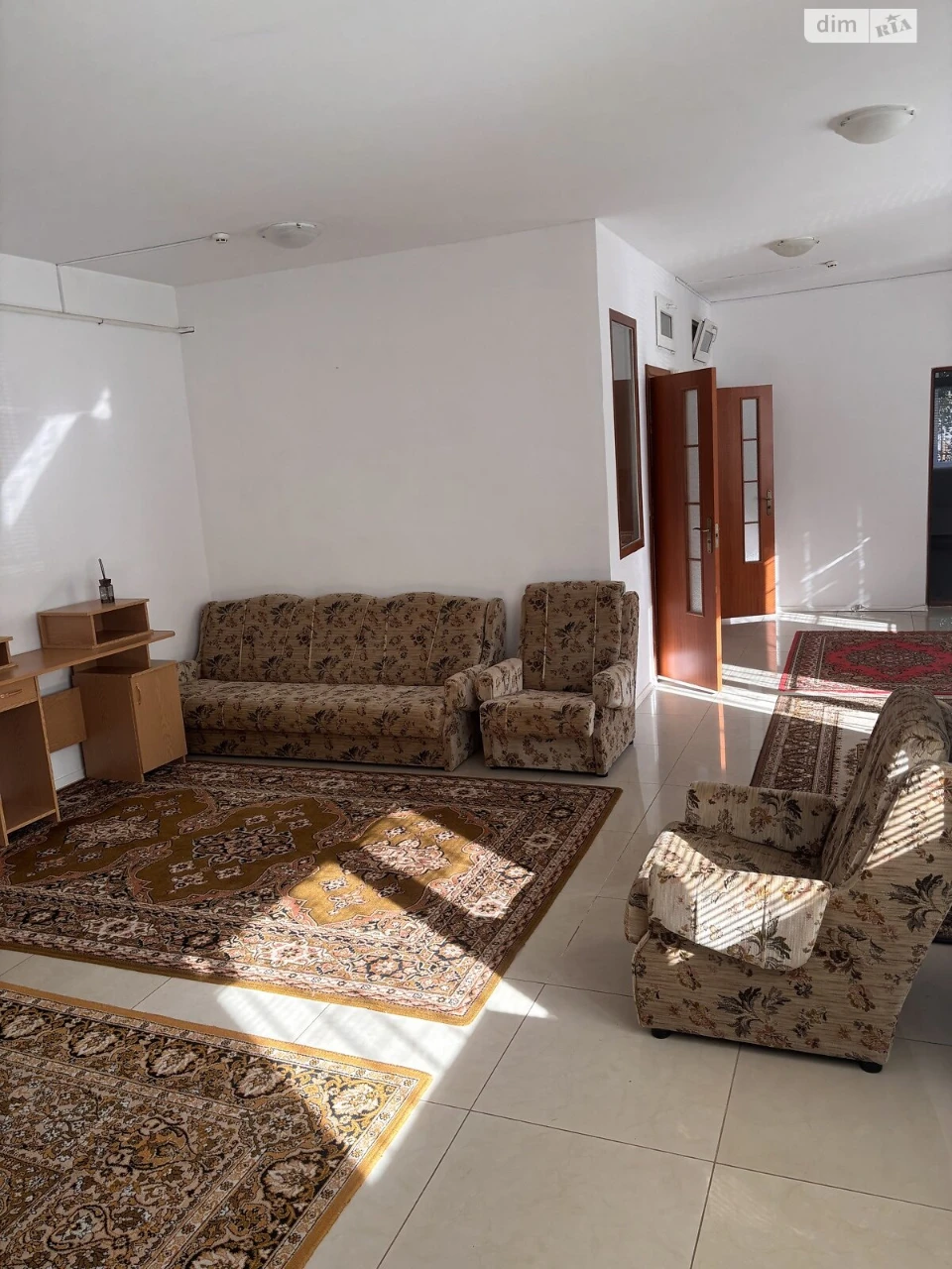 Apartment for Sale: Lane Upper