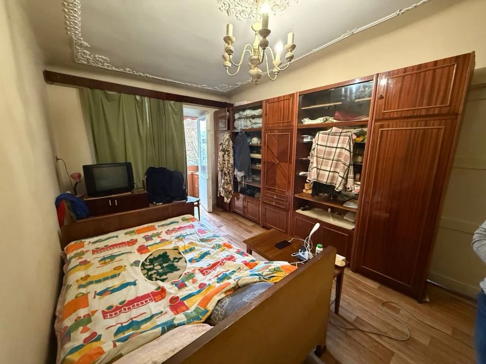 Продаж 2-кімнатної квартири по вулиці Залізняка