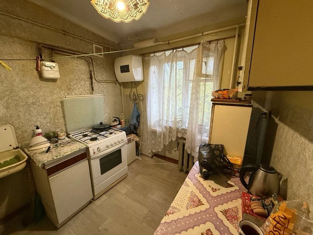 Продаж 2-кімнатної квартири по вулиці Залізняка