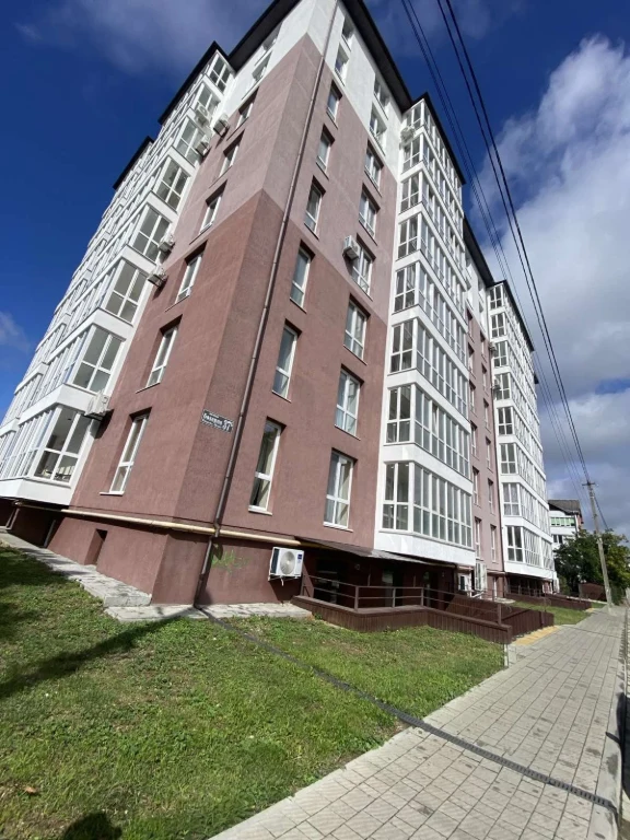Продам 3 кімнатну квартиру в новобудові
