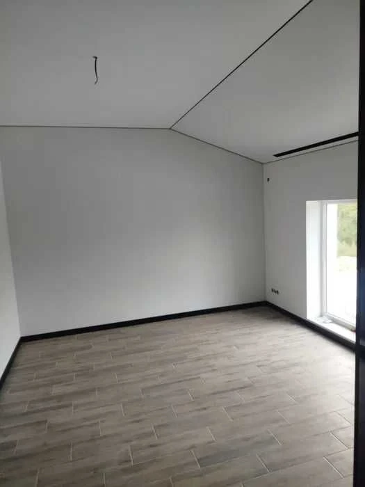 ПРОДАЖ 3-кімнатної квартири з ремонтом, Стрий