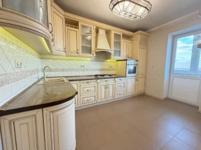 Продається 3-кімнатна квартира в центрі міста Стрий.Вулиця Д