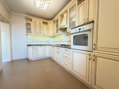 Продається 3-кімнатна квартира в центрі міста Стрий.Вулиця Д