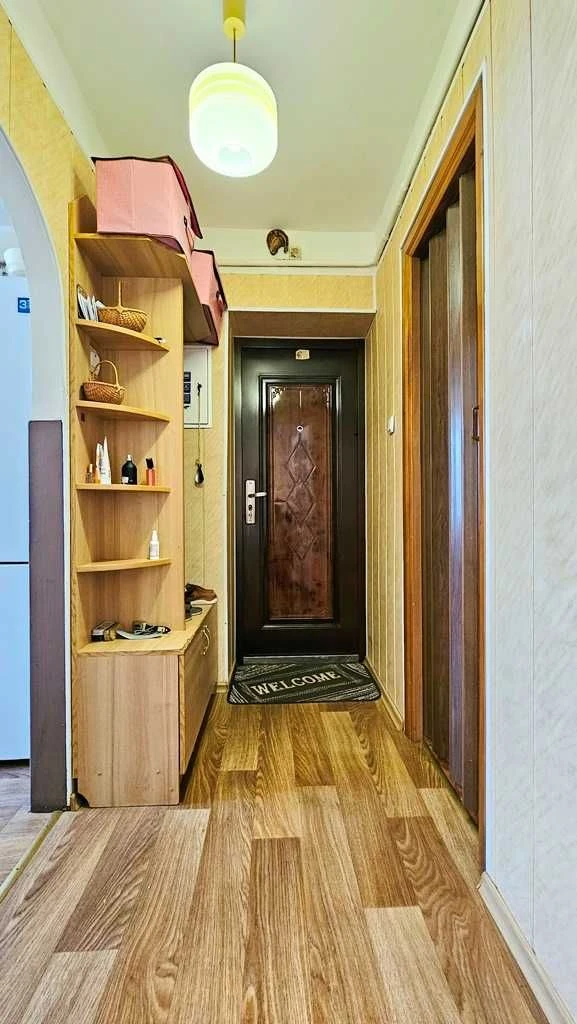 Продається житлова 2-кімнатна квартира з власним опаленням,