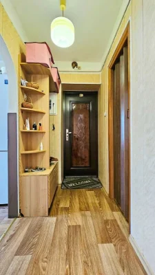 Продається житлова 2-кімнатна квартира з власним опаленням,