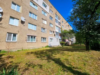 Продається простора та сонячна 3-кімнатна "чешка" в доброму