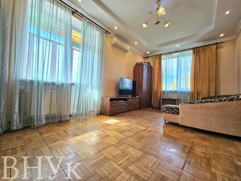 Продаю 3 к квартиру у м Стрий
