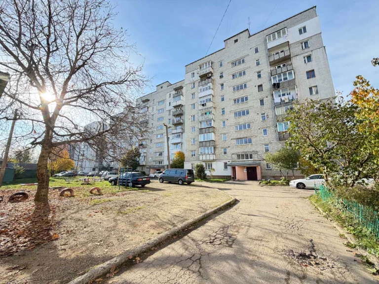 Продаж 4-кімнатної квартири 
 м. Стрий, вул. Січових Стрільц
