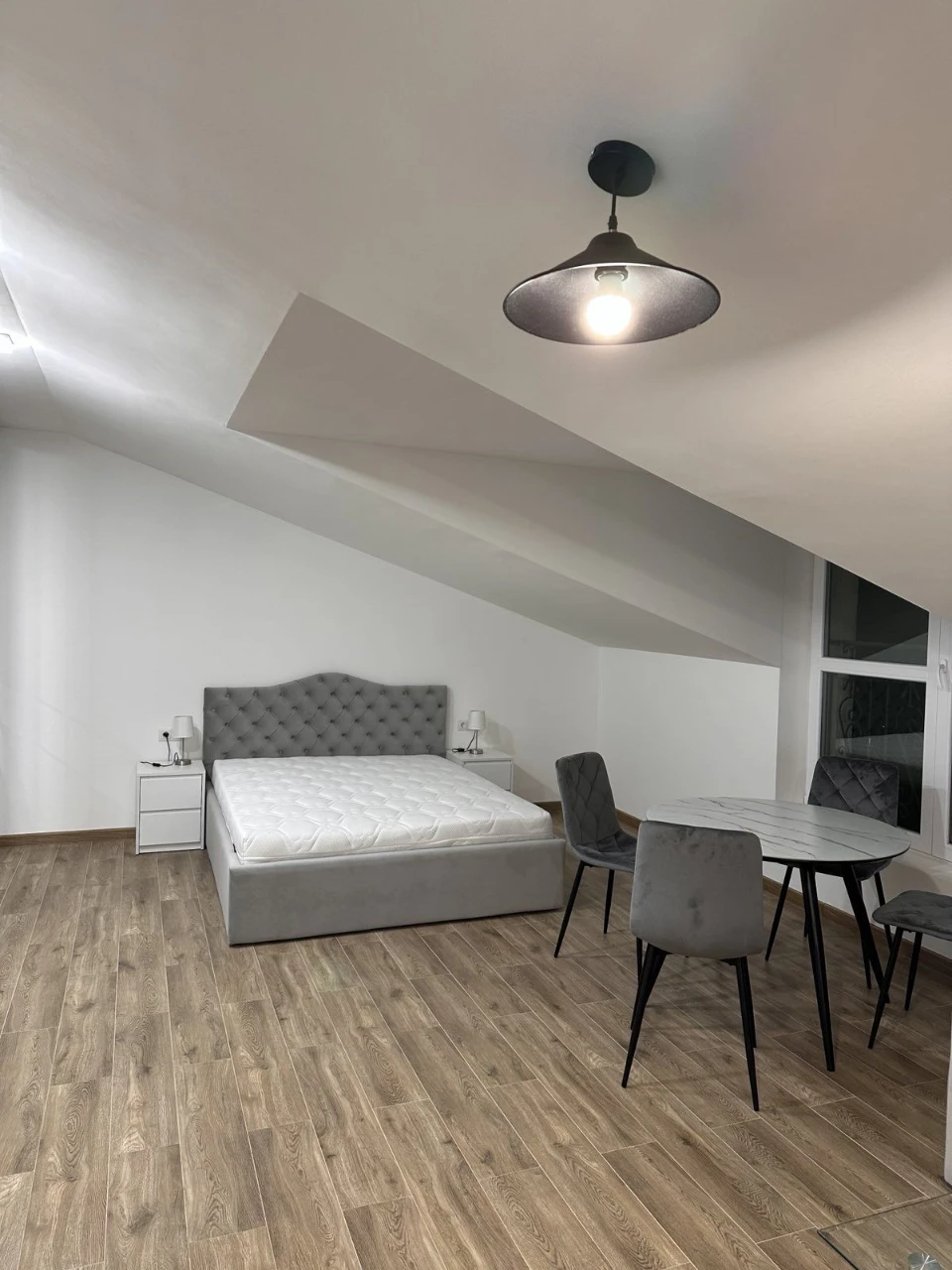 Продаж 1кім квартири 52.2 м2  з ремонтом і меблями
