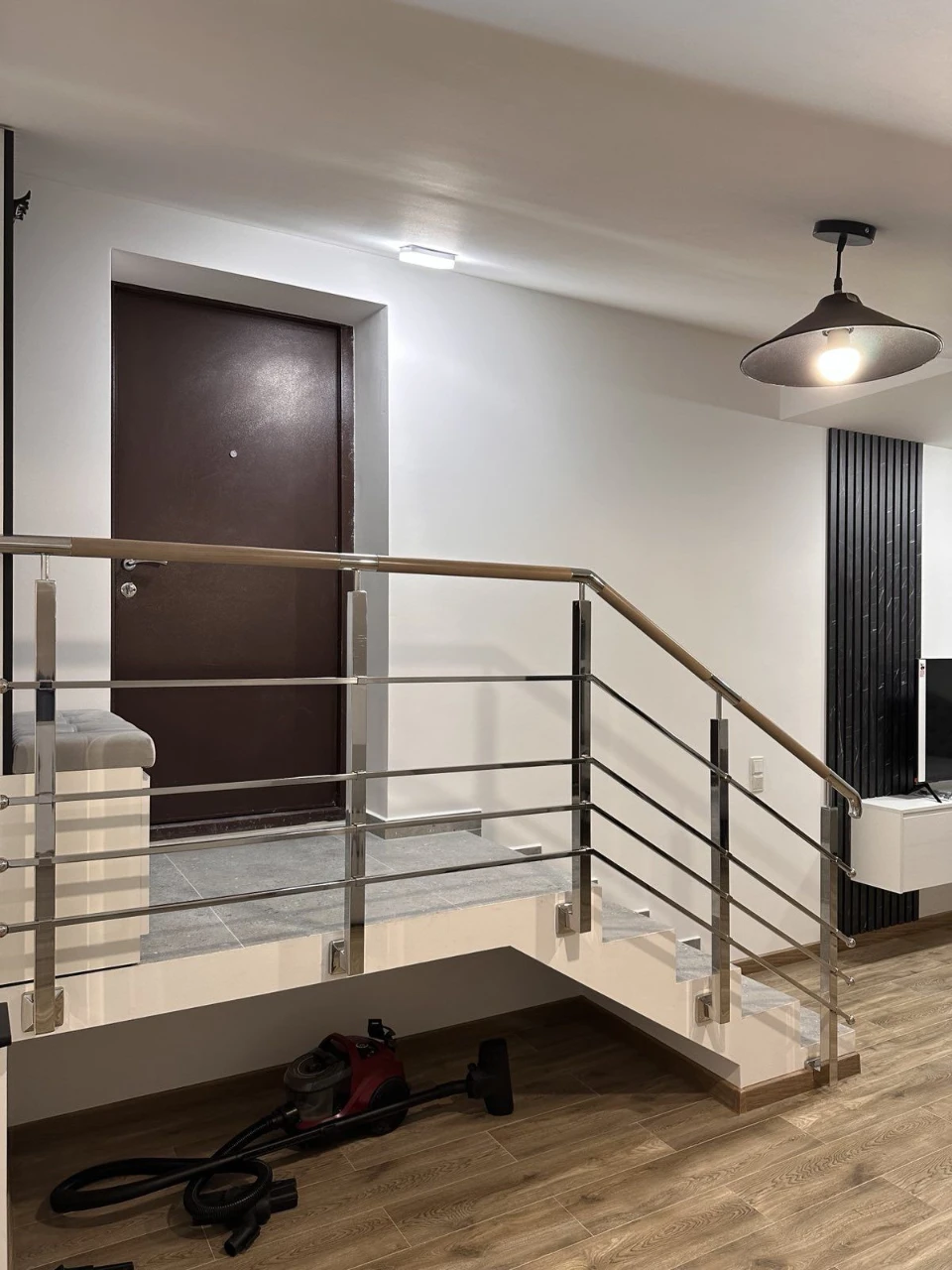 Продаж 1кім квартири 52.2 м2  з ремонтом і меблями