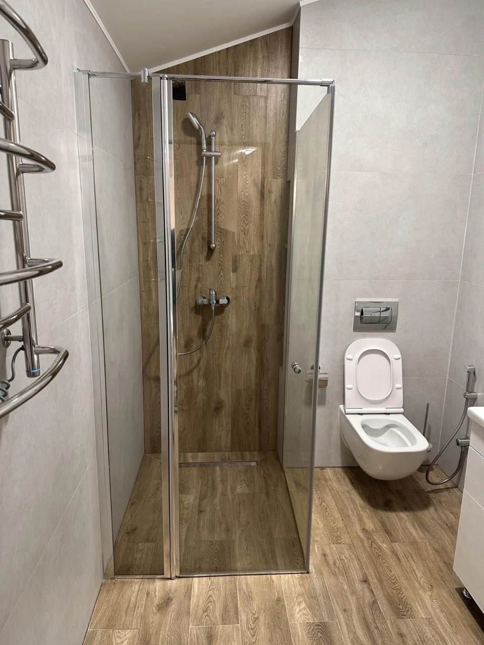 Продаж 1кім квартири 52.2 м2  з ремонтом і меблями