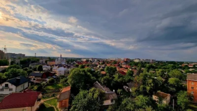 Продається двоповерховая 4-комнатная квартира в городе Стрий