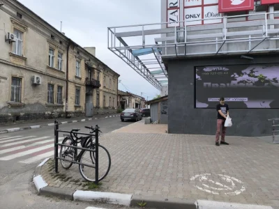Власник. Продам квартиру в центрі міста Стрий вхід і вікна в