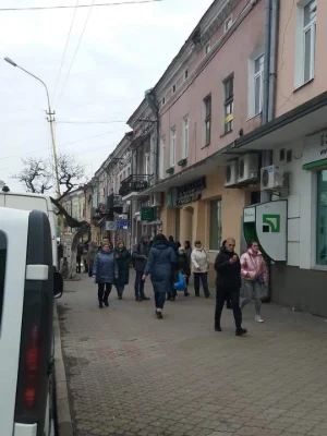 Owner. One room apartment 35 sq m in Stry. Windows face the Market Square.