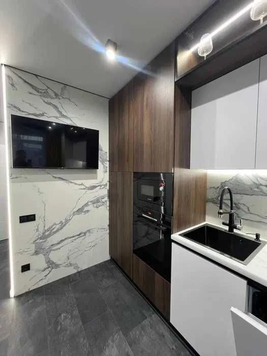 Продаж 1-кімнатної квартири в ЖК Platinum Apartments — сучас