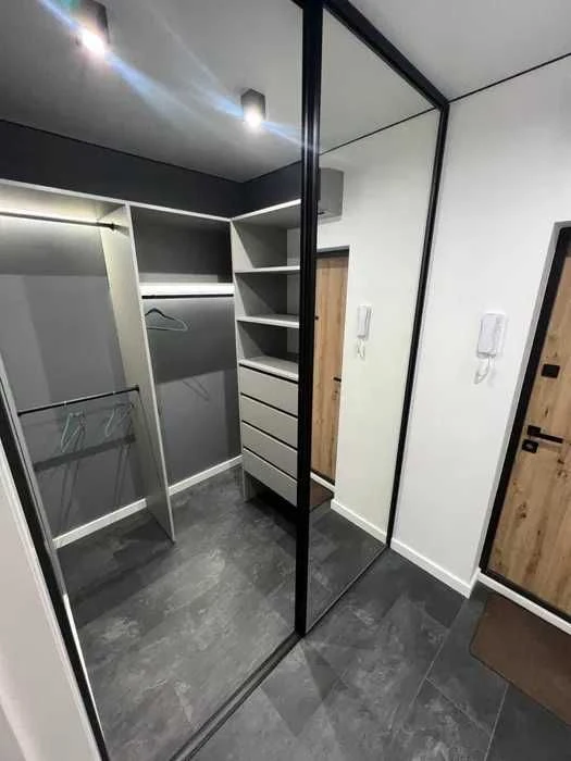 Продаж 1-кімнатної квартири в ЖК Platinum Apartments — сучас