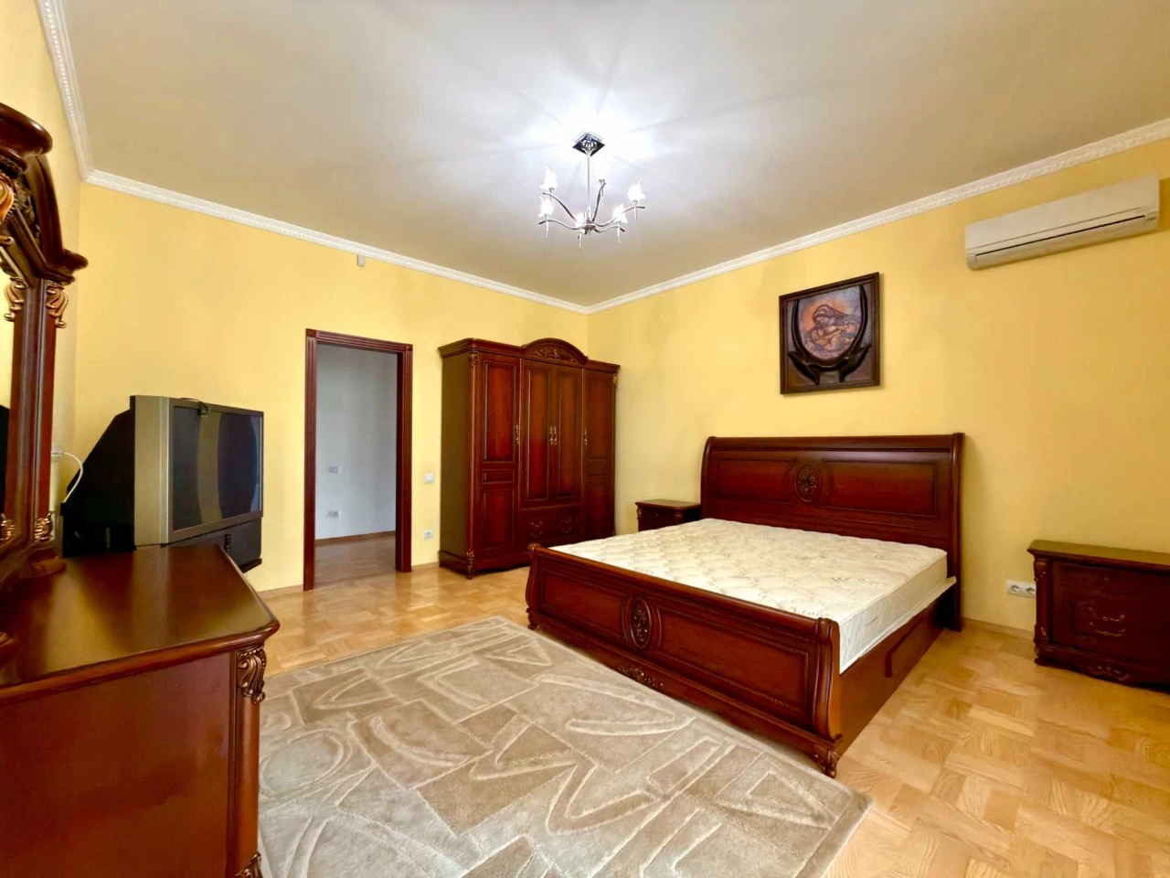Продаж просторої 3-кімнатної квартири у Трускавці!