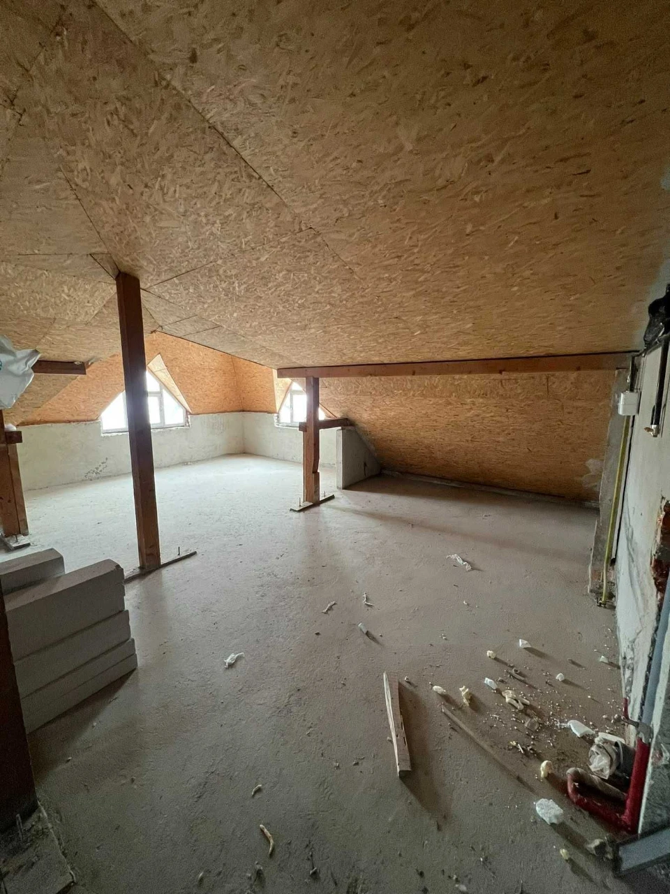 Продаж 3-кімнатної квартири 105 м² у центрі Трускавця — розг