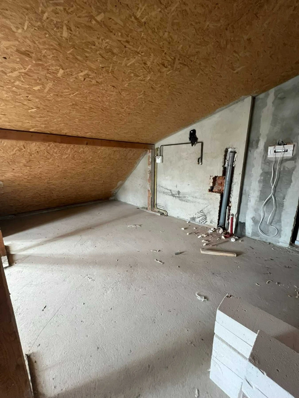 Продаж 3-кімнатної квартири 105 м² у центрі Трускавця — розг