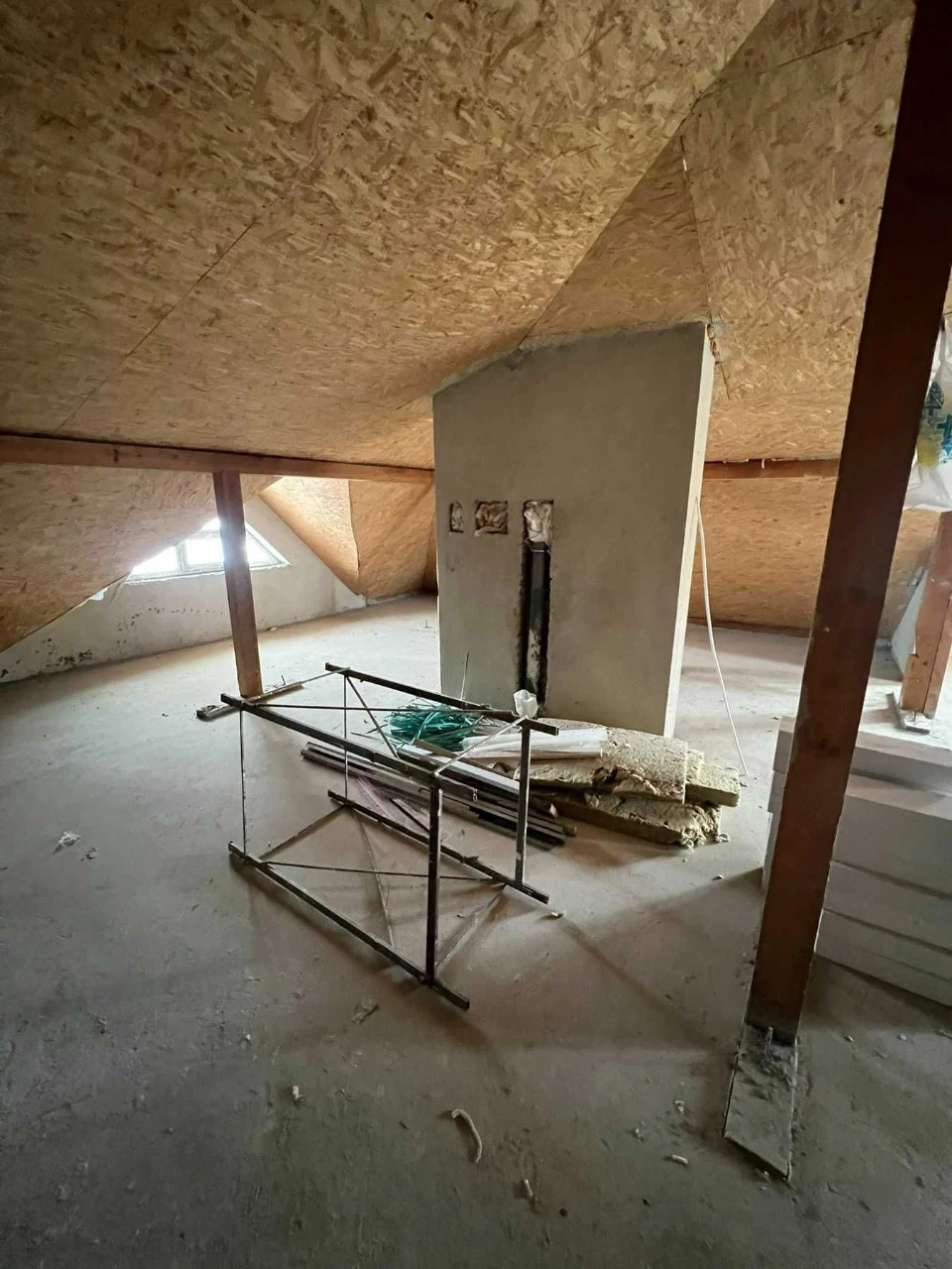 Продаж 3-кімнатної квартири 105 м² у центрі Трускавця — розг