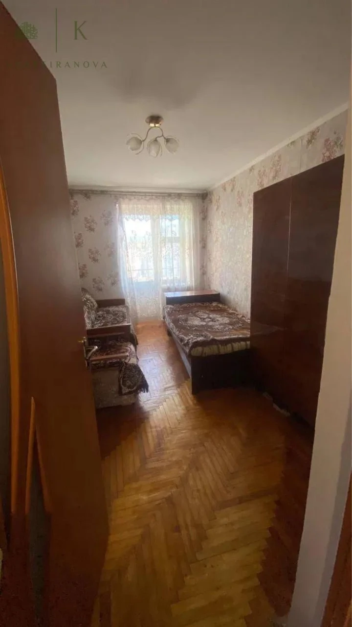Продам 4 -кім.квартиру,вул Стебницька 92