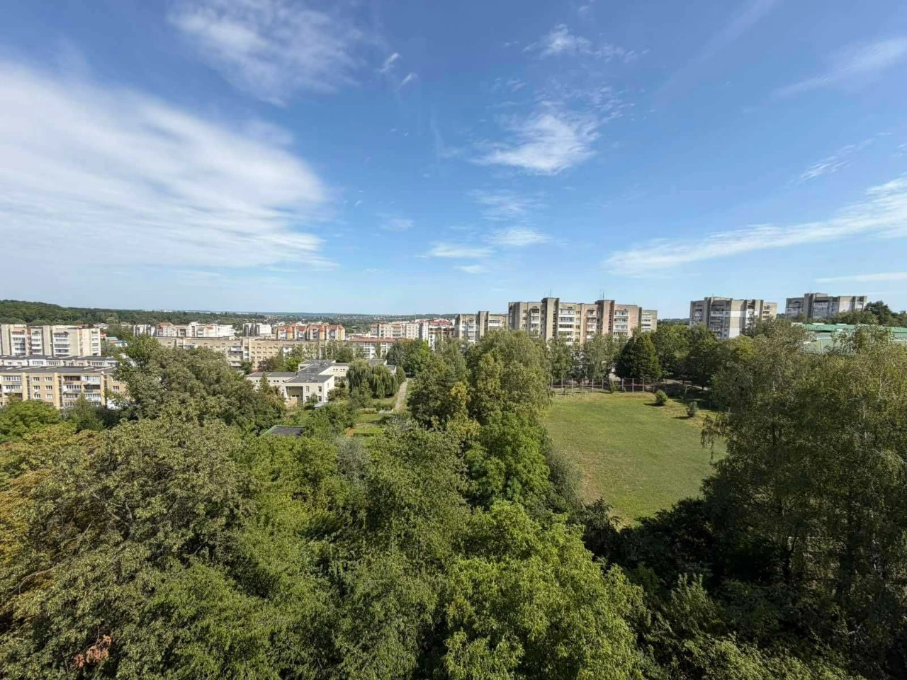 Продається 3-кімнатна квартира 66,4 м², 2 великі балкони, чу