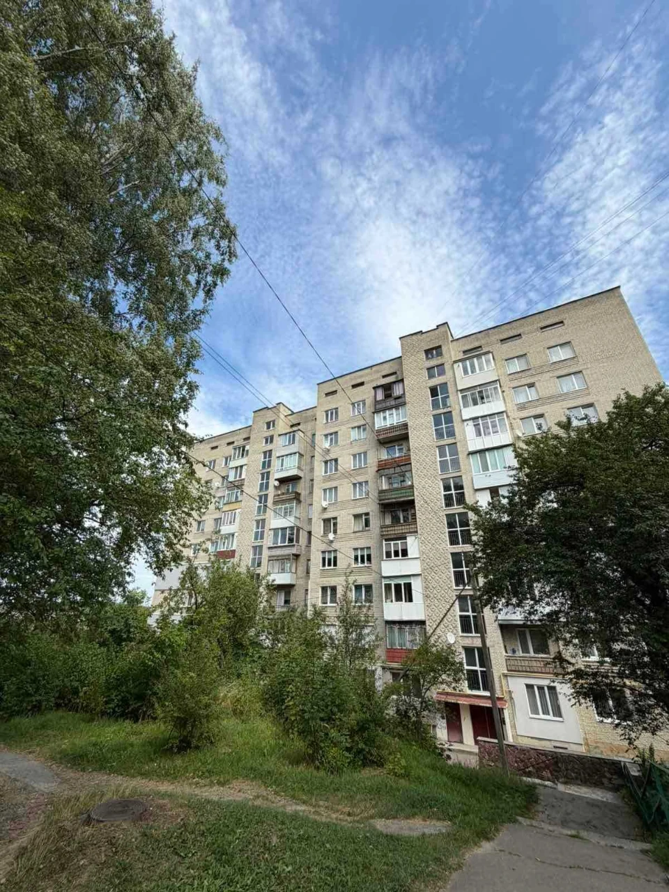 Продається 3-кімнатна квартира 66,4 м², 2 великі балкони, чу