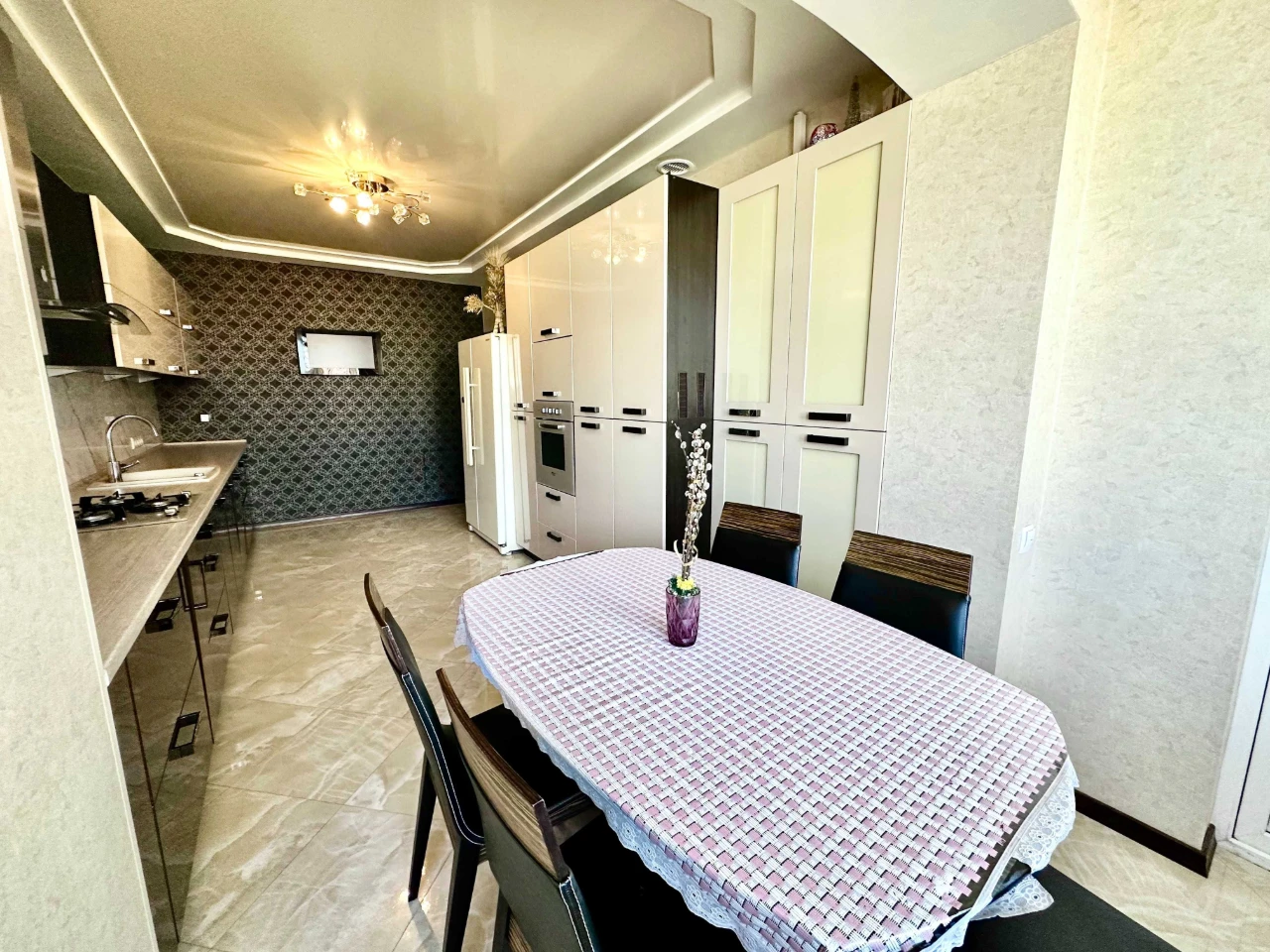 Продаж 3-кімнатної квартири в центрі Трускавця!