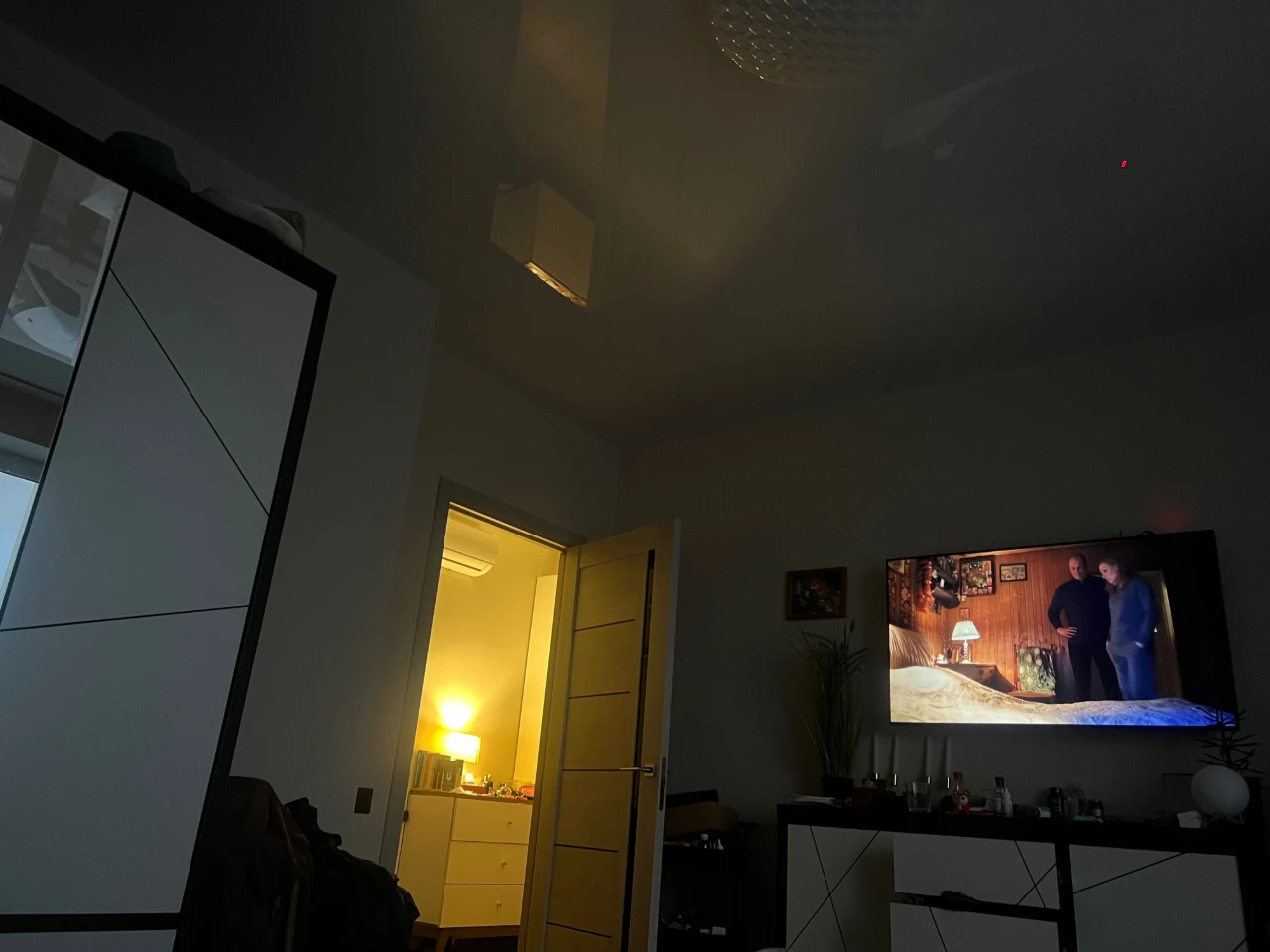 ВЛАСНИК! Продам 2 к кв 64 кв м(6спальн місць)кращий ЖК»Клено