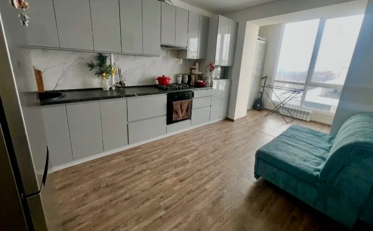 ВЛАСНИК! Продам 2 к кв 64 кв м(6спальн місць)кращий ЖК»Клено