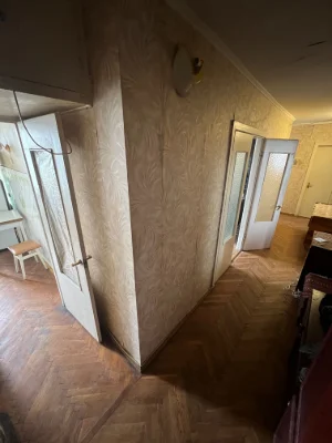 Простора 4-х кімнатна квартира 80м² | Стебницька