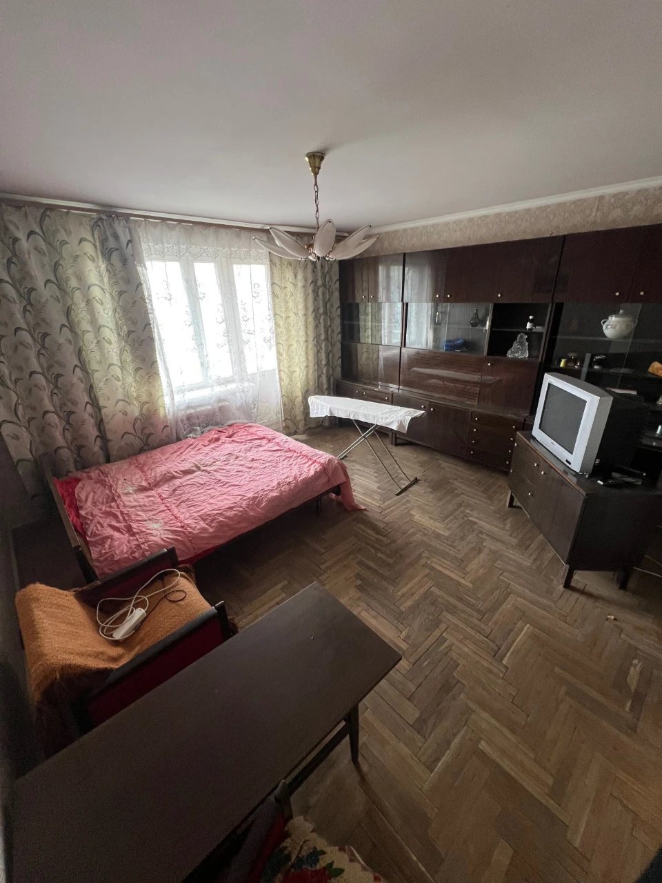 Простора 4-х кімнатна квартира 80м² | Стебницька