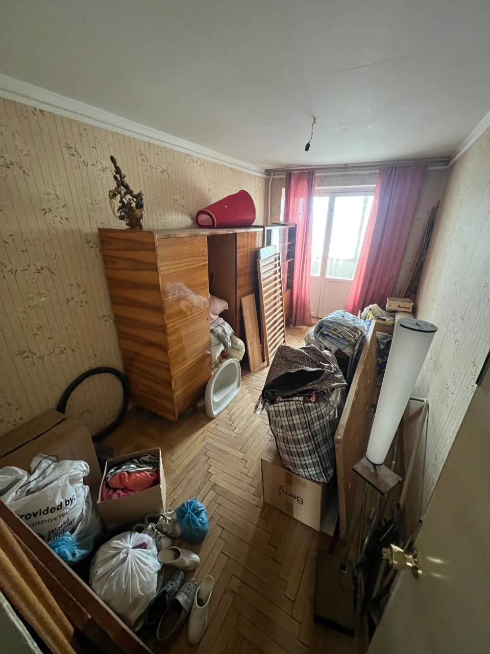 Простора 4-х кімнатна квартира 80м² | Стебницька