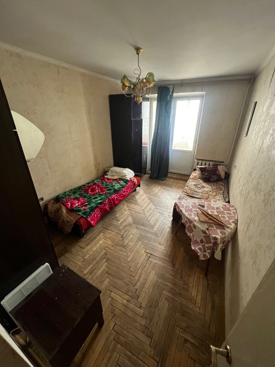 Простора 4-х кімнатна квартира 80м² | Стебницька