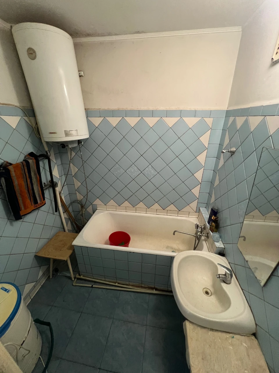 Простора 4-х кімнатна квартира 80м² | Стебницька