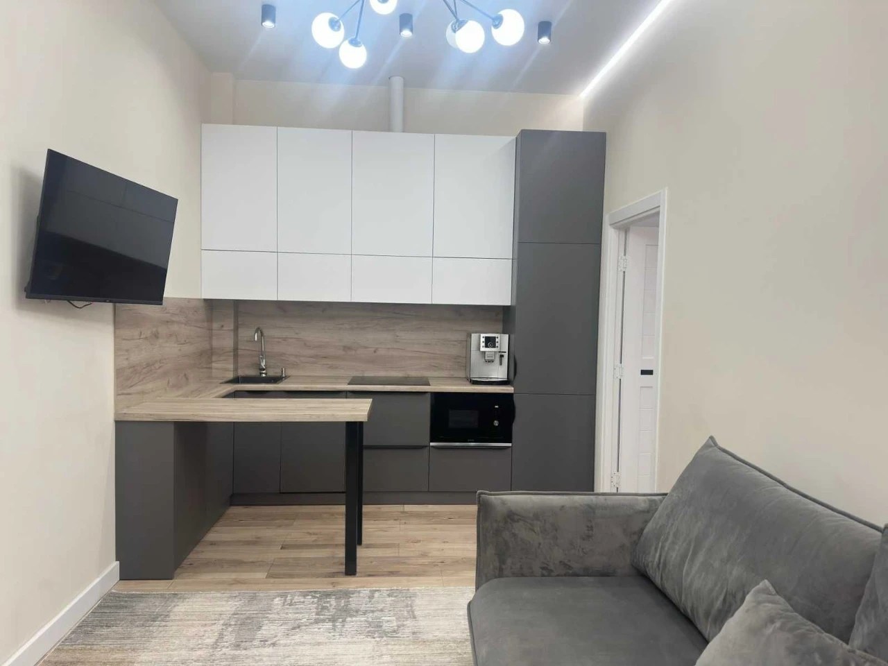 Продаж 1 кім. апартаментів, центр, готель "Кардинал", Труска