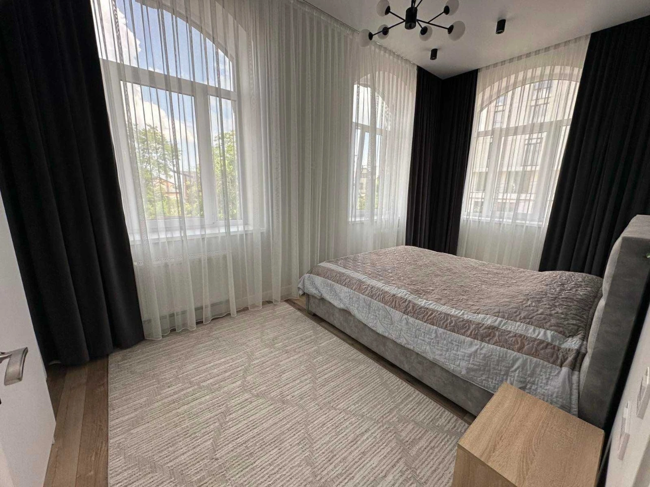 Продаж 1 кім. апартаментів, центр, готель "Кардинал", Труска