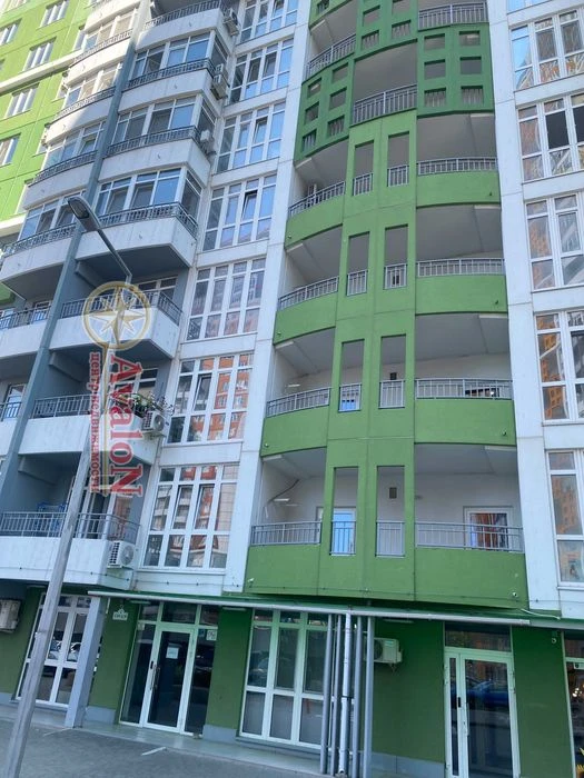 Продам 3-х комнатную квартиру 100 метров в ЖК 4 сезона.
