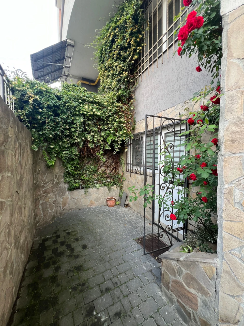 Простора 2-кімнатна квартира 93 м² у Трускавці | вул. В. Іва