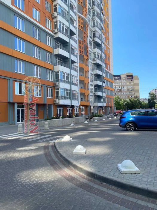 Продам 3-х комнатную квартиру 100 метров в ЖК 4 сезона.
