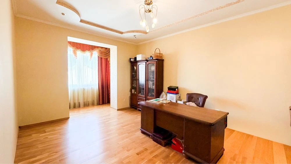 Продається простора 4-кім квартира у Трускавці