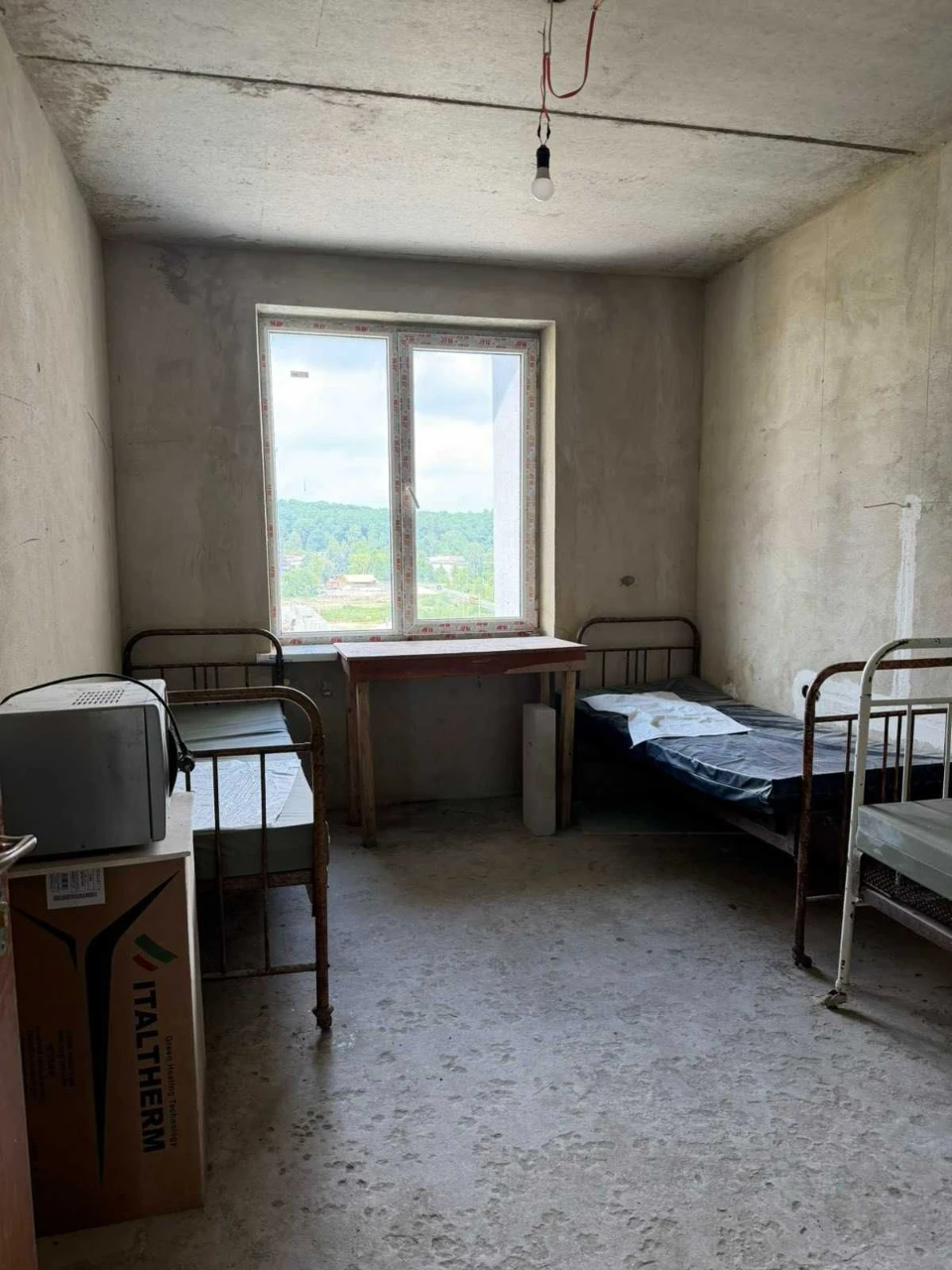 Sale of a 218.5 sq. m two-level apartment with attic, gas heating