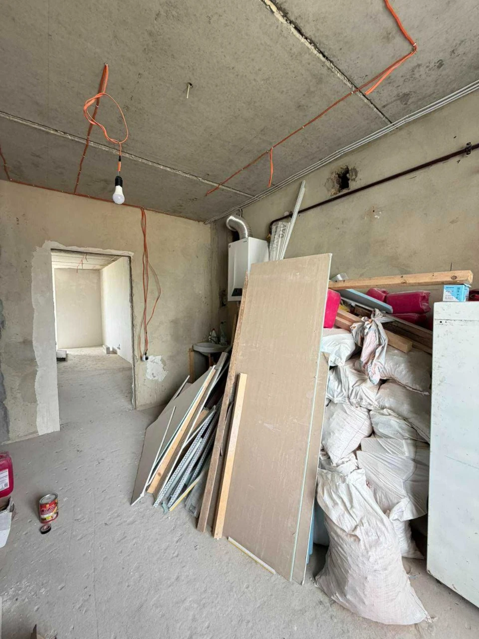 Sale of a 218.5 sq. m two-level apartment with attic, gas heating