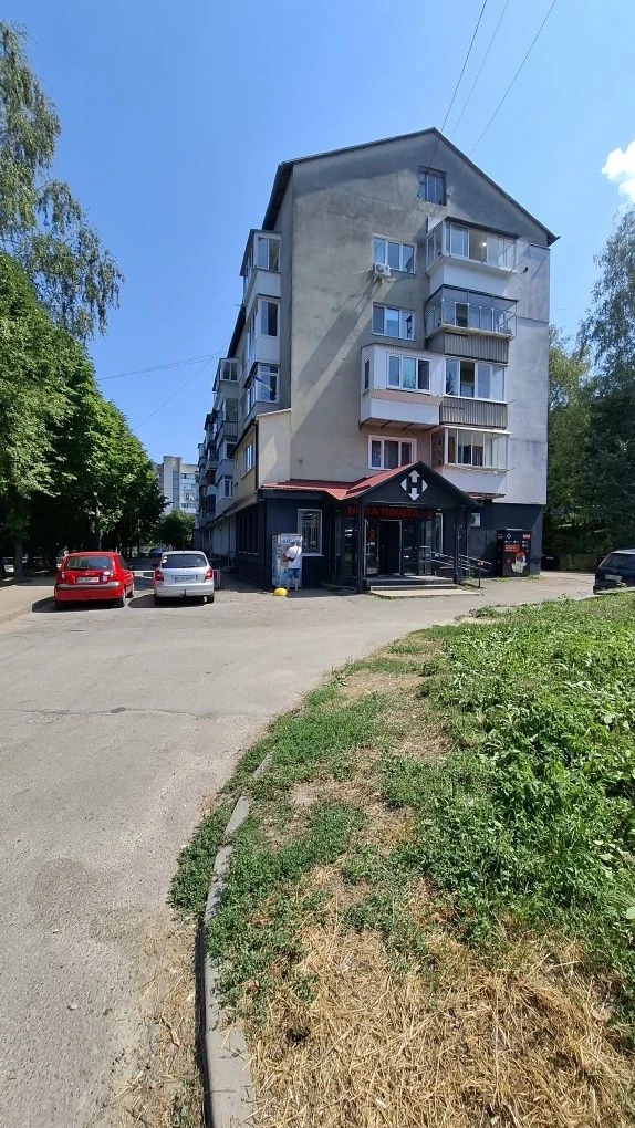 3 Кімнатна Квартира Напроти Ринку, АТБ !