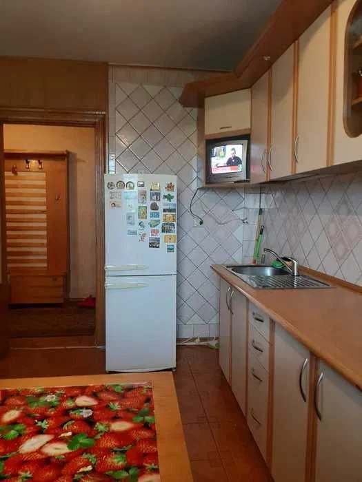 3-кімнатна квартира з меблями та технікою, вул. Стебницька 9