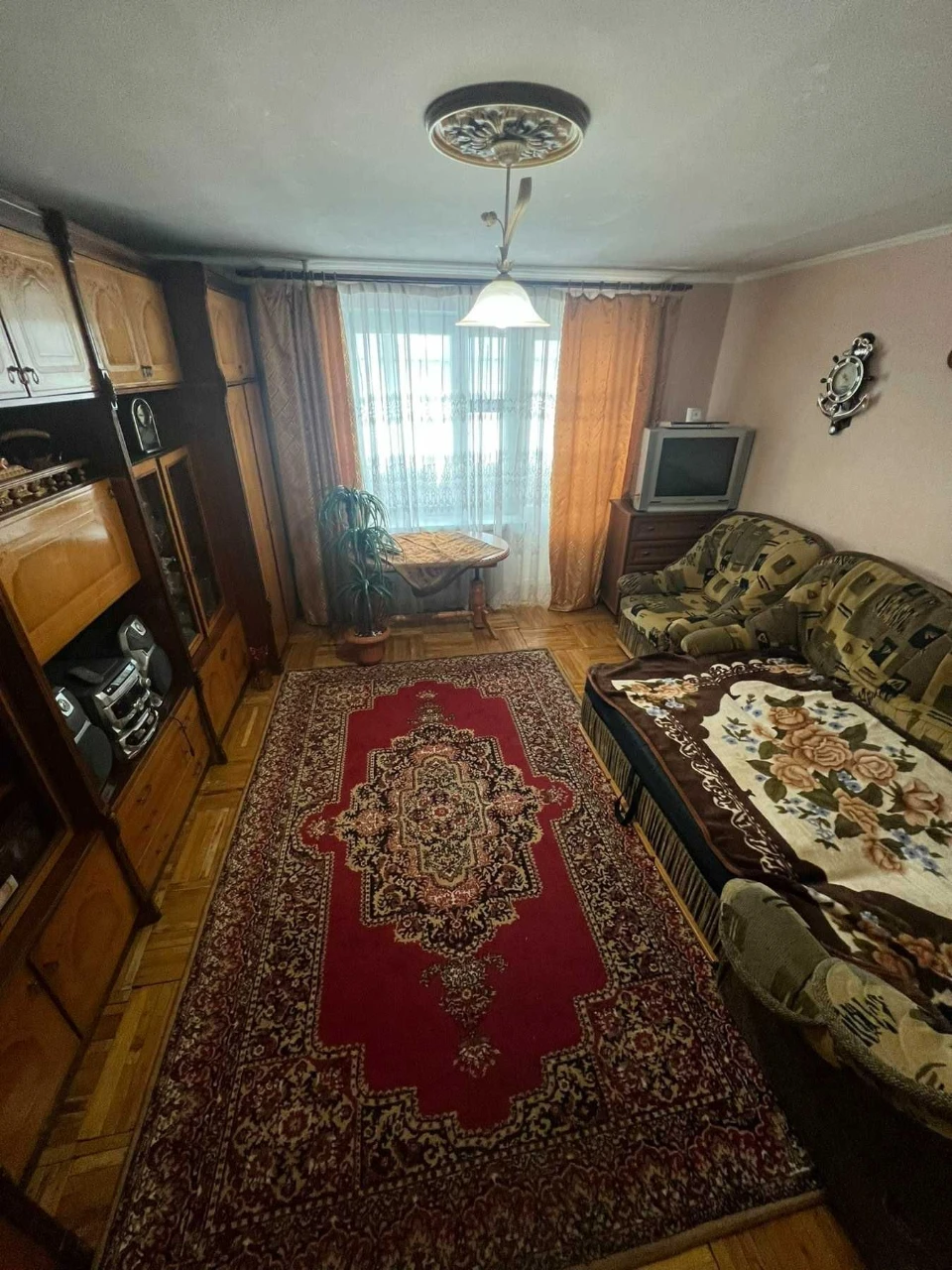 3-кімнатна квартира з меблями та технікою, вул. Стебницька 9