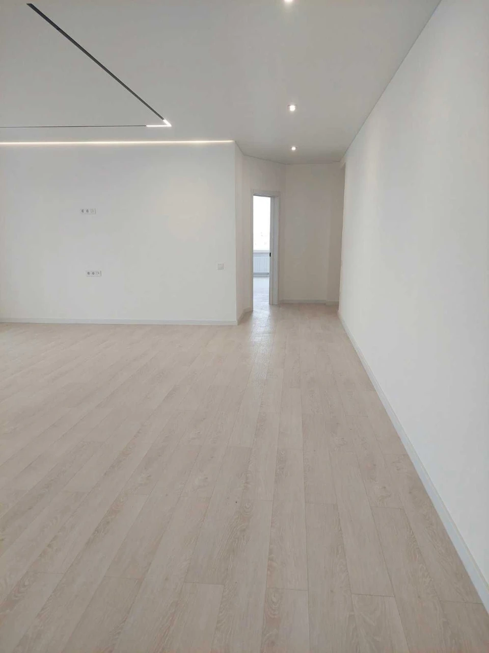 ПРОДАЖ 3-кімнатна квартира 131 м. кв. вул. Скоропадського м. Трус